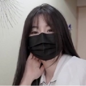 《娜娜与继母的欲仙欲死：解读对白、身躯语言的745MB百度盘转载搬运》