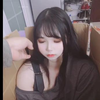 推特TS小舞酱团建COS超火合集4部曲32V2.5G，互动短视频下载