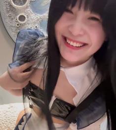 人气网红抖音洛宝最新合集51V3.2G，命苦主播自拍