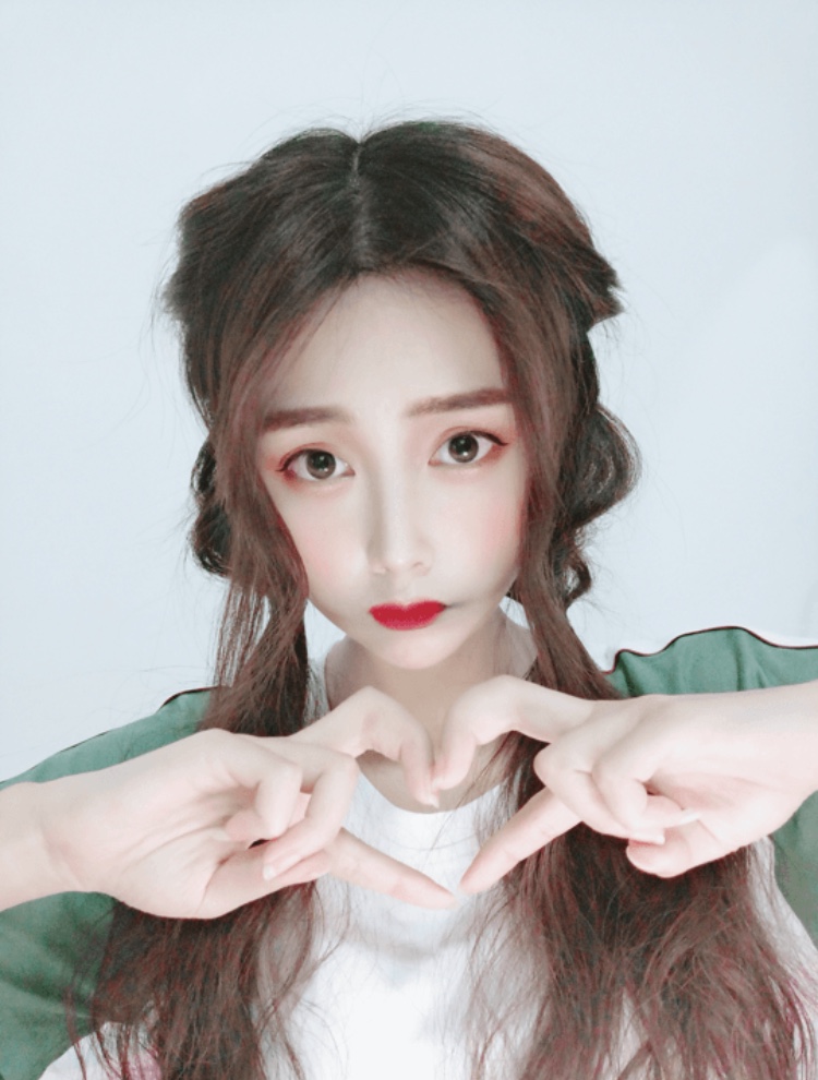 网红直播平台高颜值茜公举最新合集190套12G，黑色毛衣世界杯系列