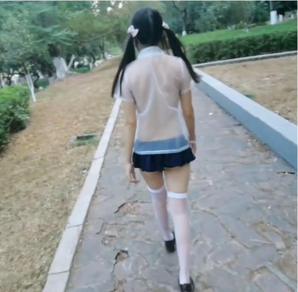 推网红某推FSS冯珊珊打野展示最新合集1VXXG，精彩视频展示